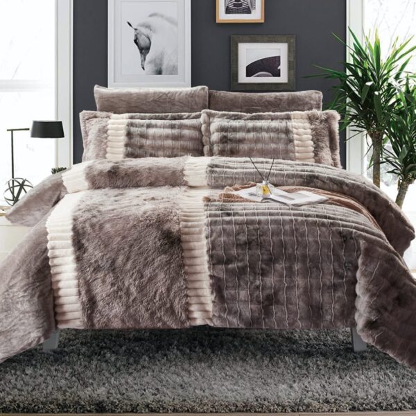 Faux rabbit fur comforter set
