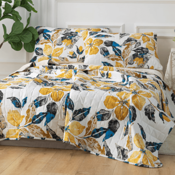 Bedcover coverlet